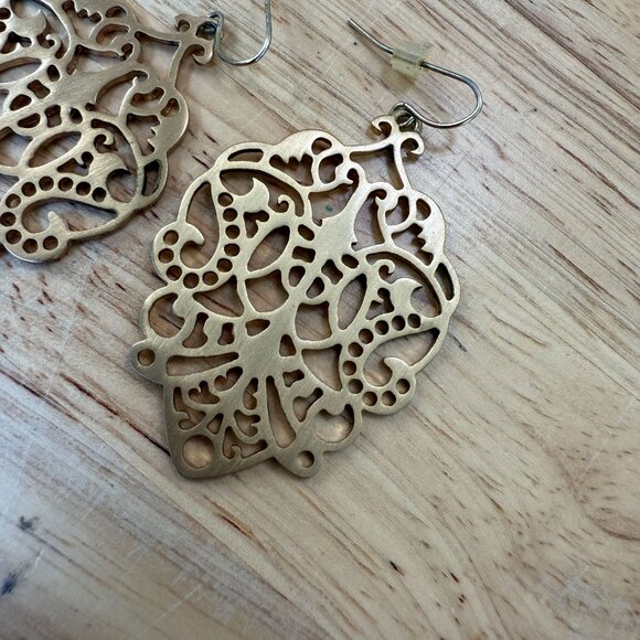 Premier Designs Darcy Matte Silver-Tone Filigree Fishhook Dangle Drop Earrings - Picture 3 of 11